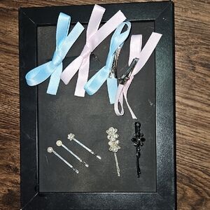 Source Unknown Blue and Pink Hair Accessories Set